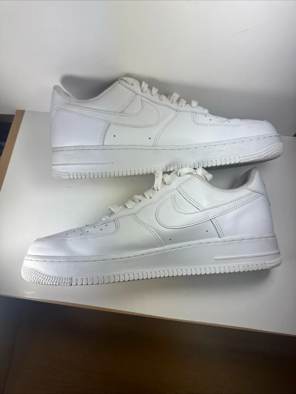 Nike x Supreme White Air Force 1 Low Men’s Size 11 Sneakers